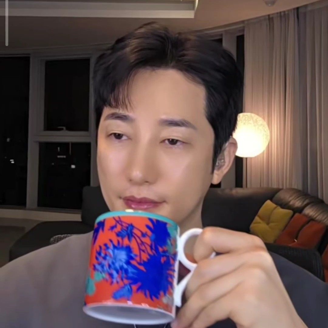 Recent activity shot of Park Sihoo