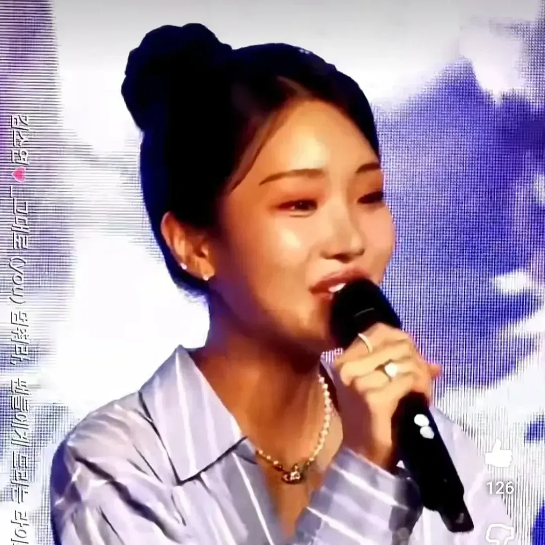 Behind-the-scenes cut of Kim Soyeon (2004)