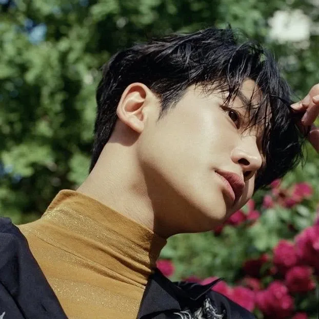 Foto kegiatan terbaru dari Rowoon