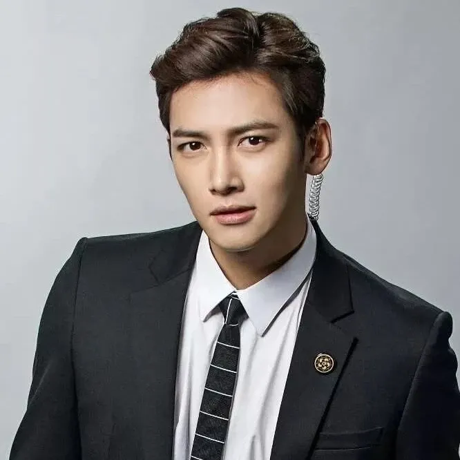 Behind-the-scenes cut of Ji Changwook