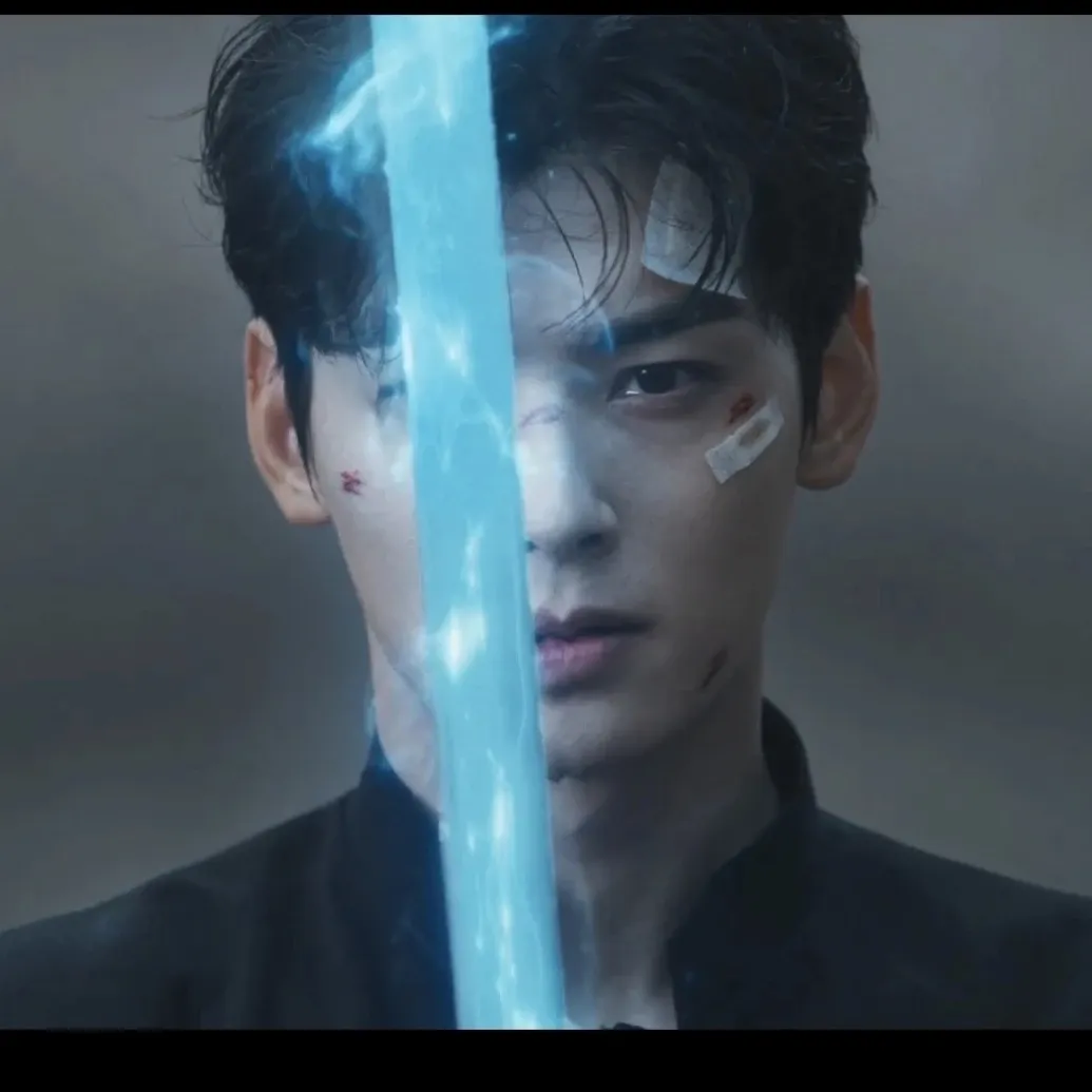 Latest photo of Cha Eunwoo