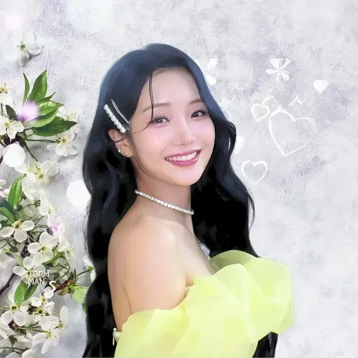 Recent activity shot of Kim Soyeon (2004)