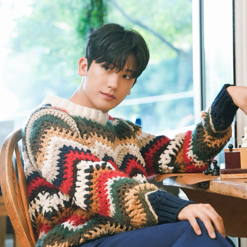 Behind-the-scenes cut of Park Hyungsik