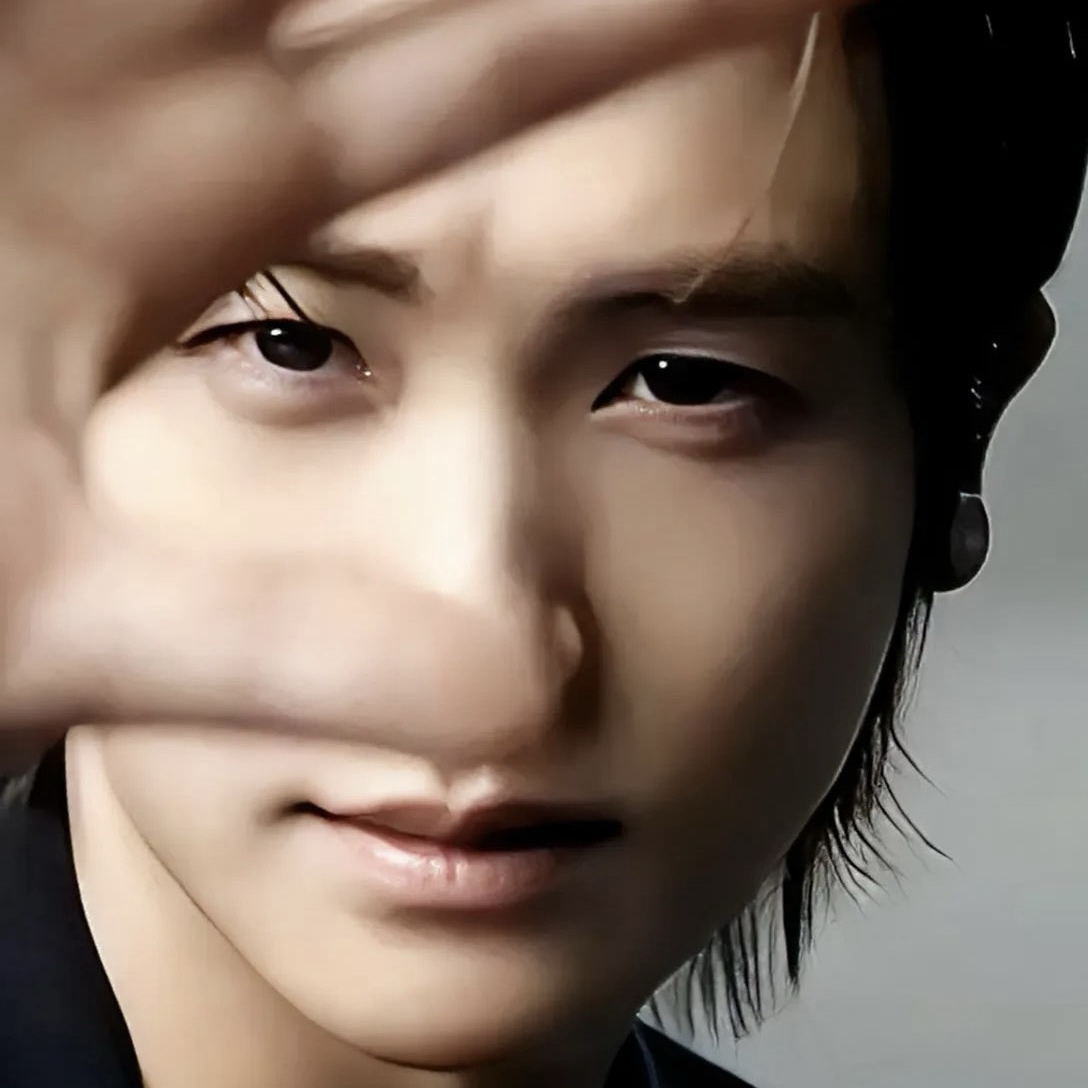 Behind-the-scenes cut of Park Hyungsik