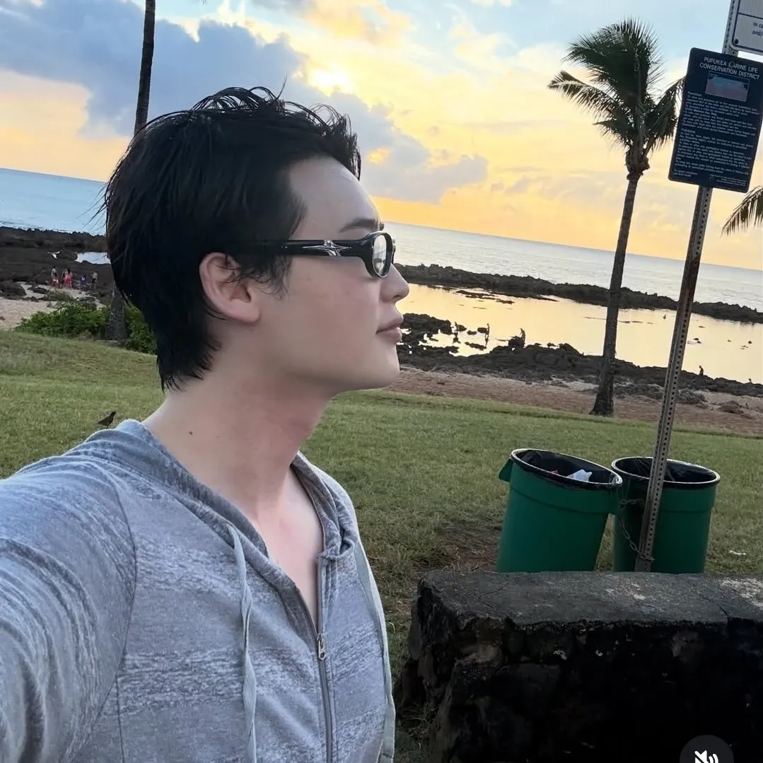 Recent activity shot of Lee Jongsuk