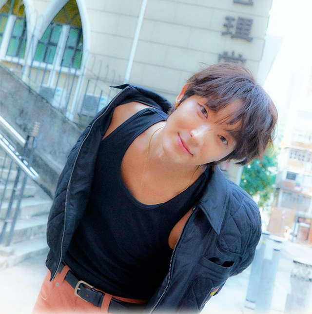 A moment captured by a fan of Lee Joongi