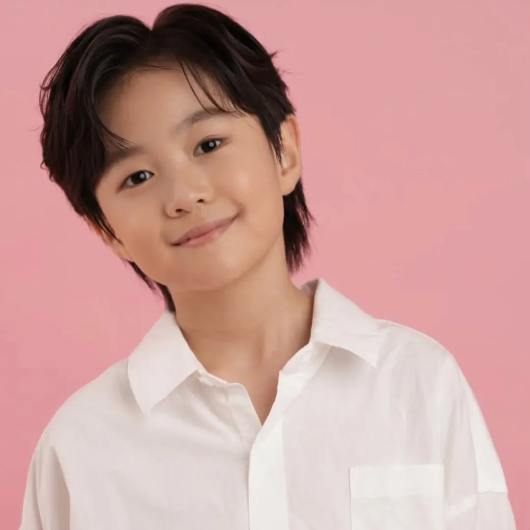 A moment captured by a fan of You Jiwoo