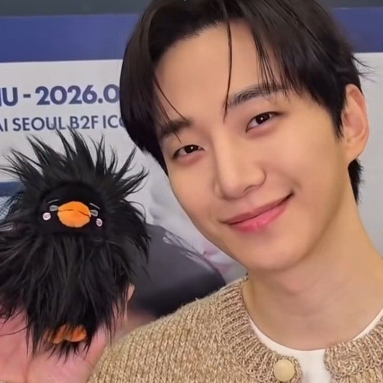 Foto kegiatan terbaru dari Lee Junho