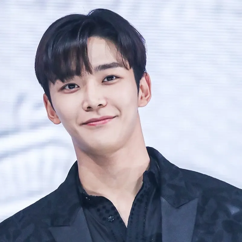 Cuplikan di balik layar dari Rowoon