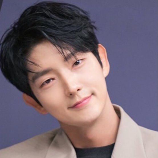 A moment captured by a fan of Lee Joongi