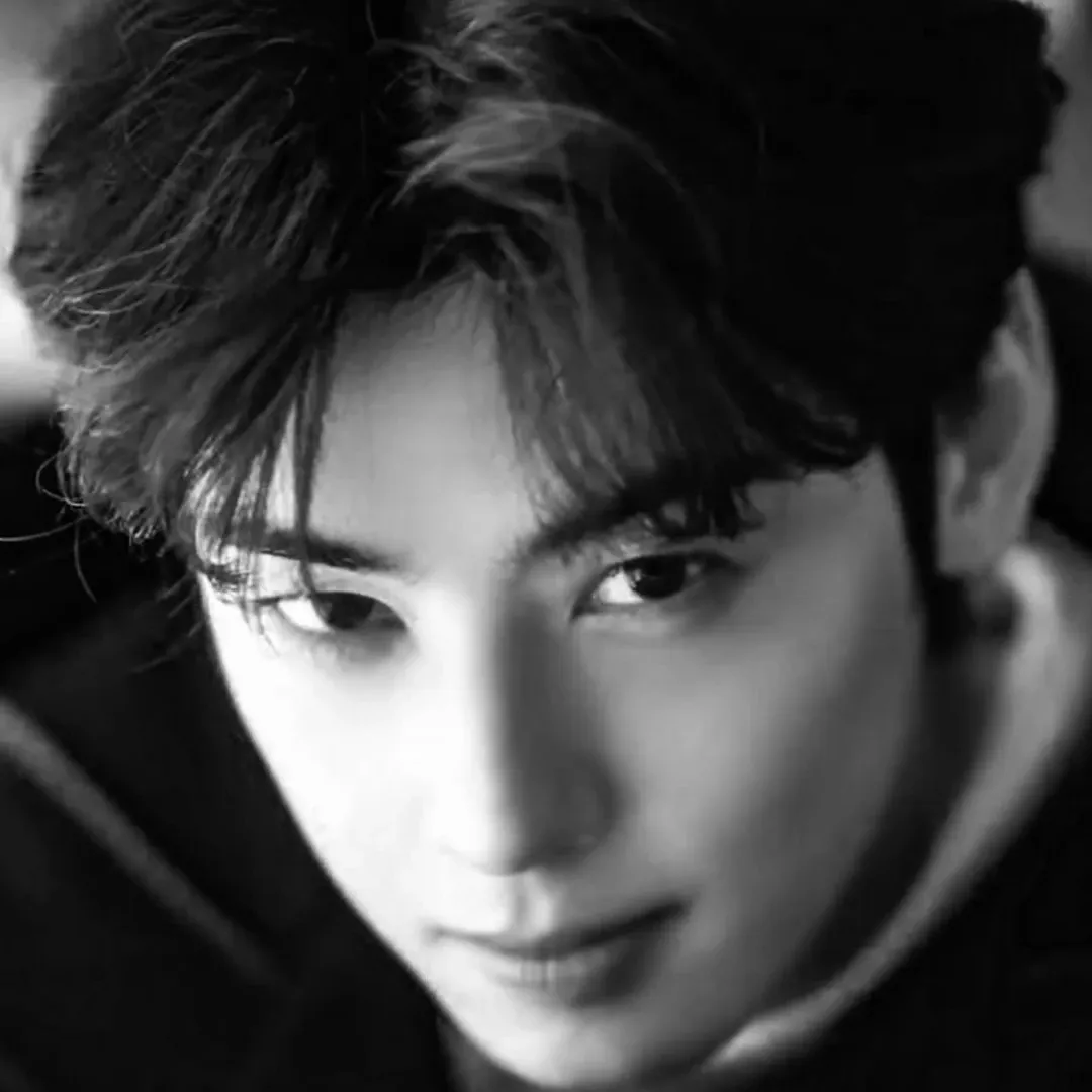 A moment captured by a fan of Cha Eunwoo