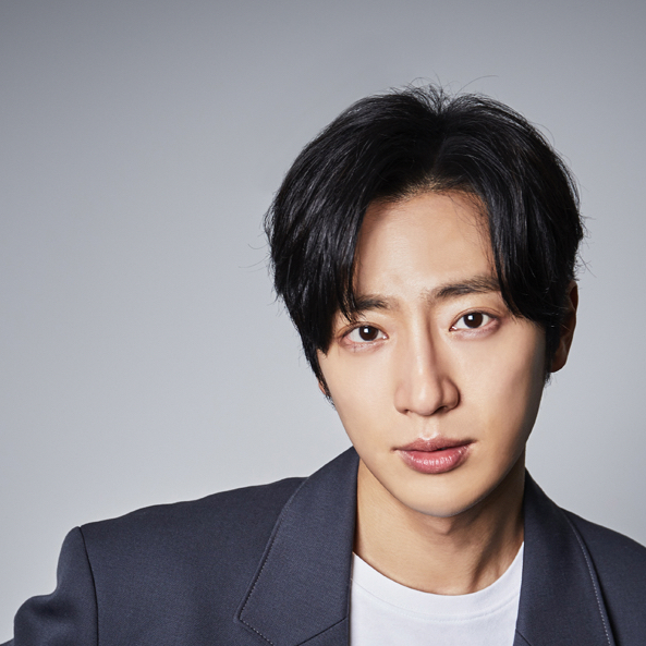 A moment captured by a fan of Lee Sangyeob