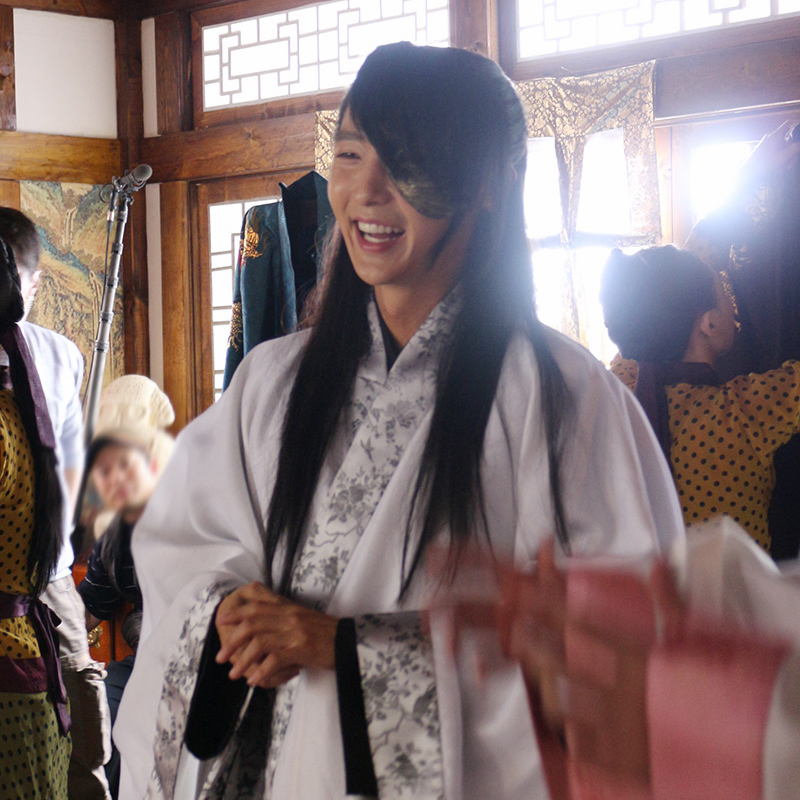 A moment captured by a fan of Lee Joongi