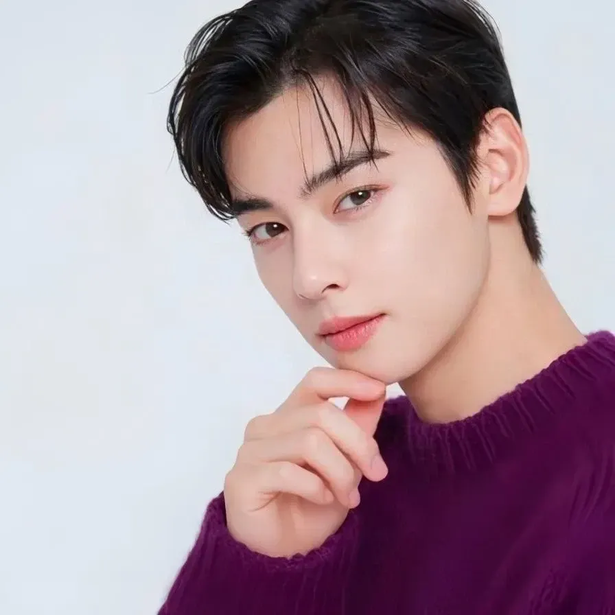 Behind-the-scenes cut of Cha Eunwoo