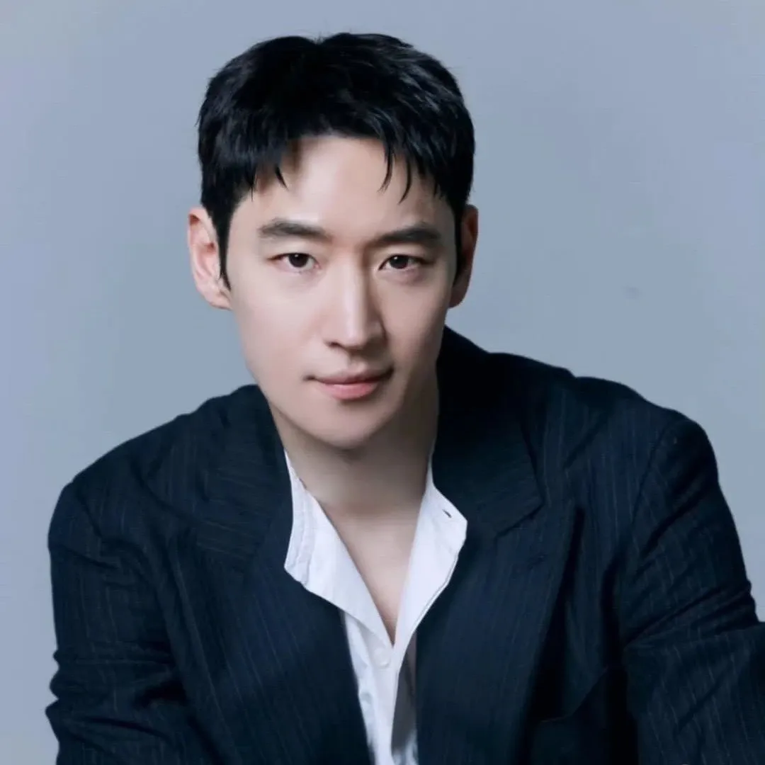 Recent activity shot of Lee Jaehoon