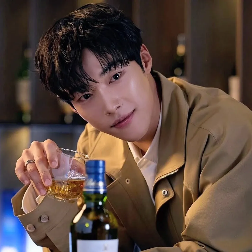 Behind-the-scenes cut of Woo Dohwan