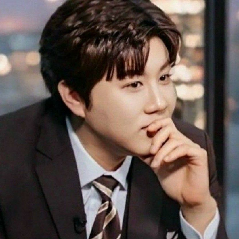 チン・ヘソンの最近の活動ショット