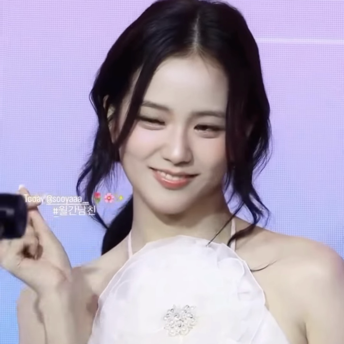 Behind-the-scenes cut of Jisoo (1995)