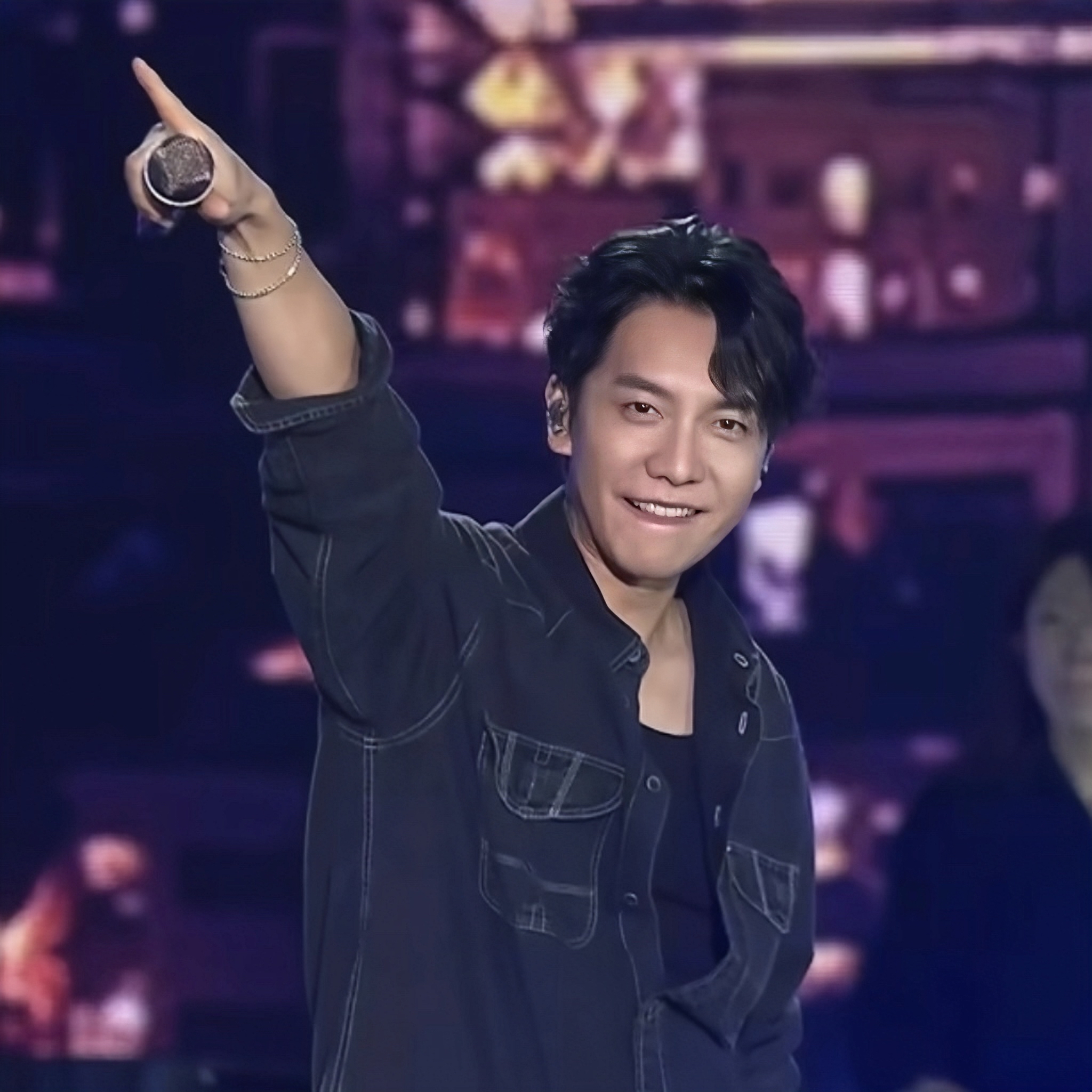 Foto terbaru dari Lee Seunggi