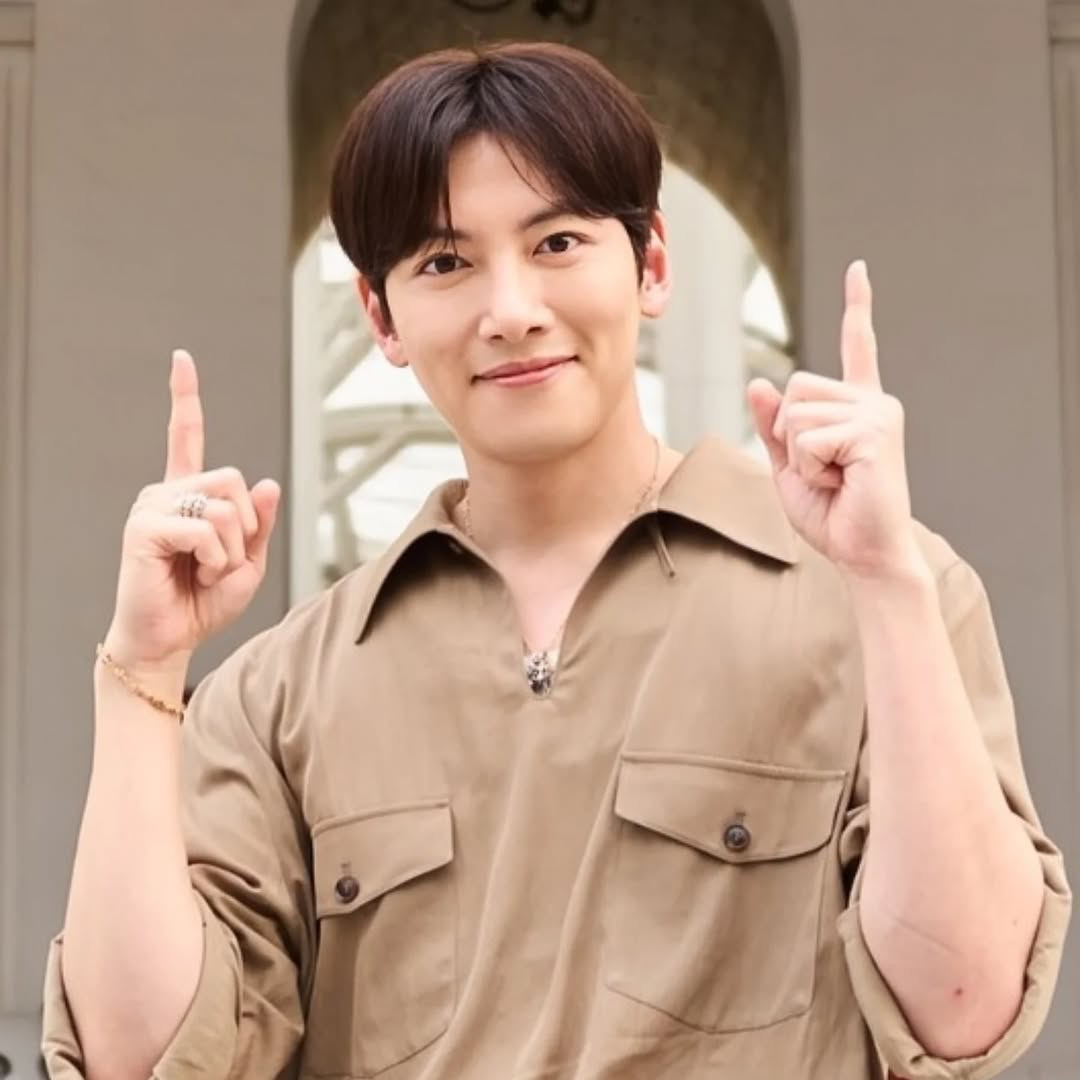 지창욱 최근 활동샷