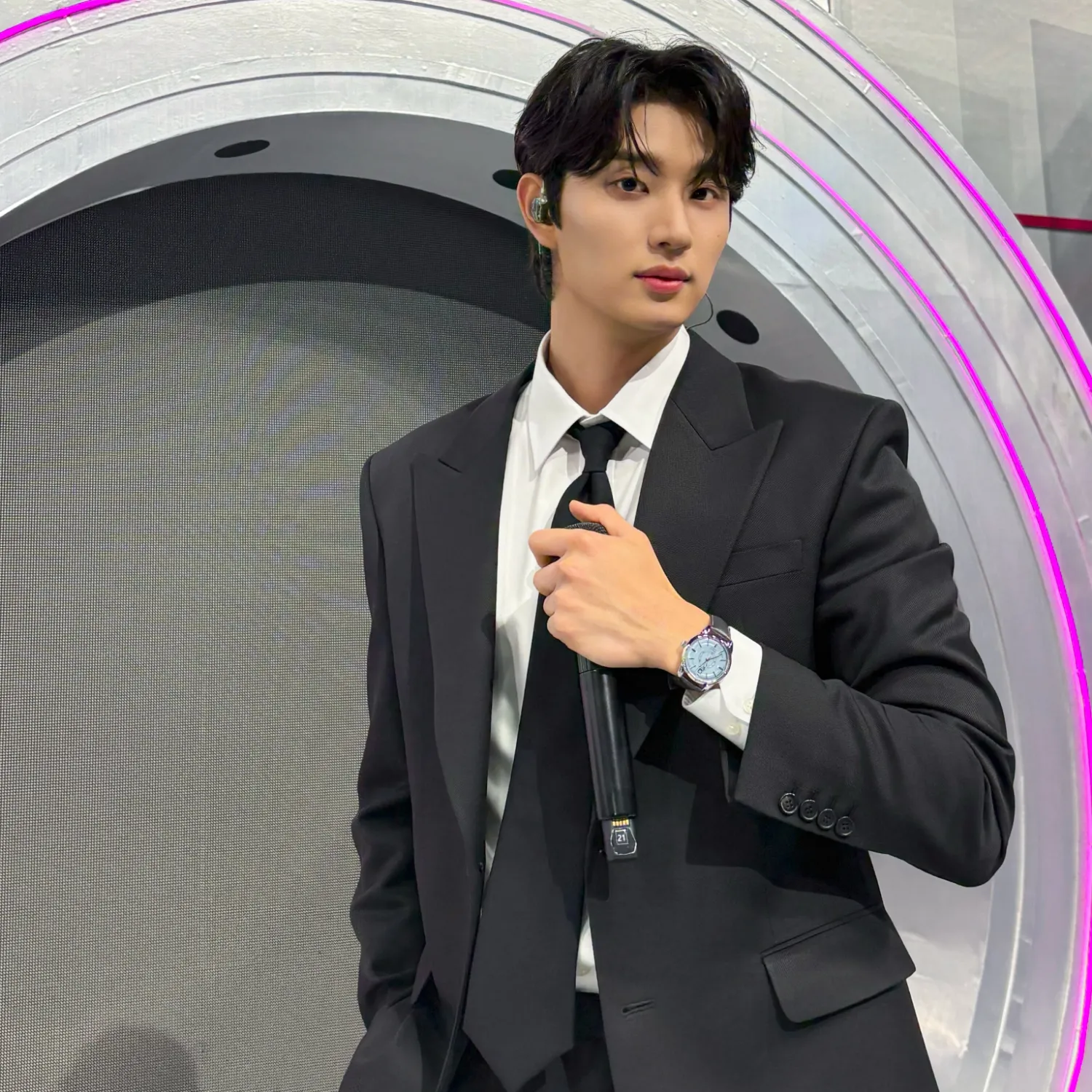 Recent activity shot of Kim Jaewon