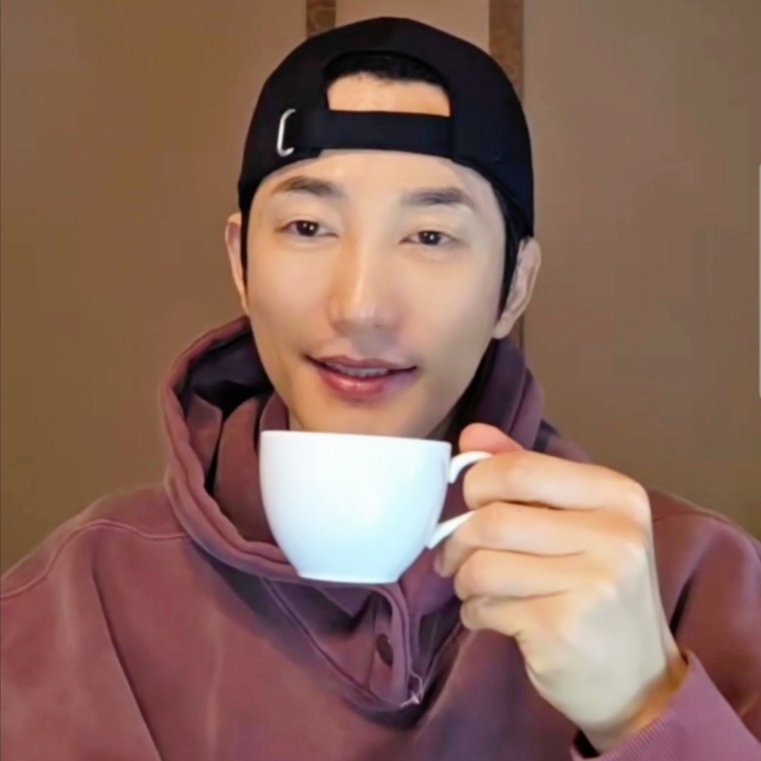 Recent activity shot of Park Sihoo