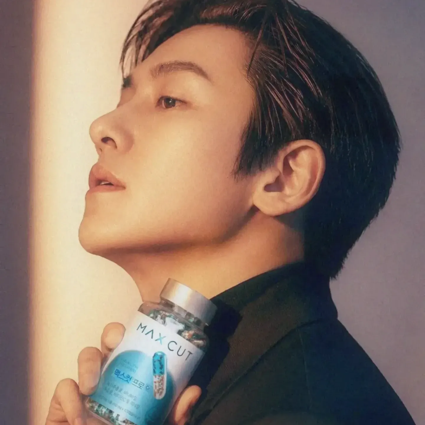 Behind-the-scenes cut of Ji Changwook