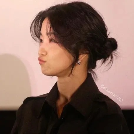 A moment captured by a fan of Kim Taeri