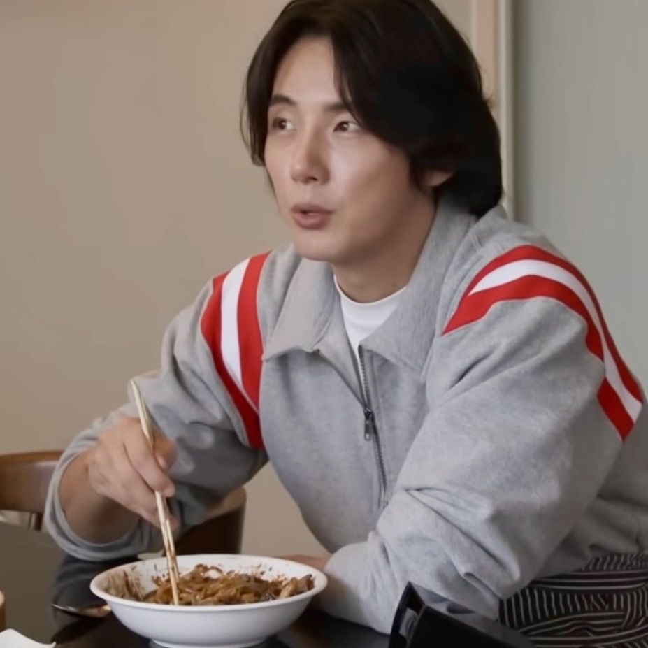 Behind-the-scenes cut of Yoon Shiyoon