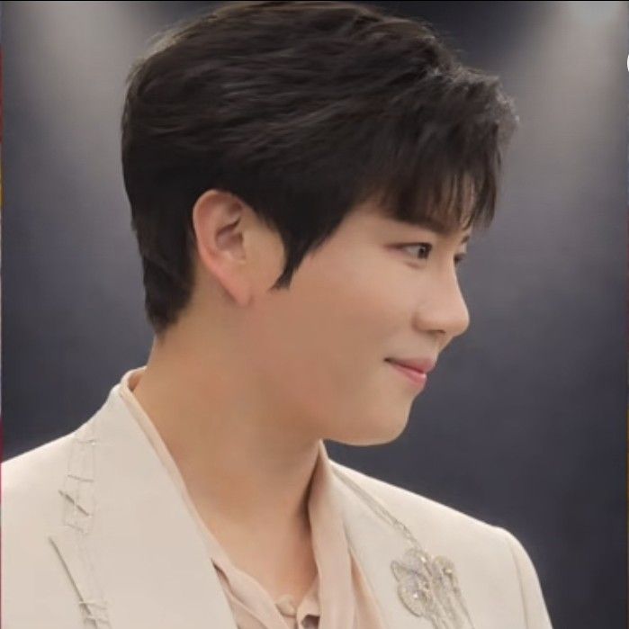 진해성의 비하인드 컷