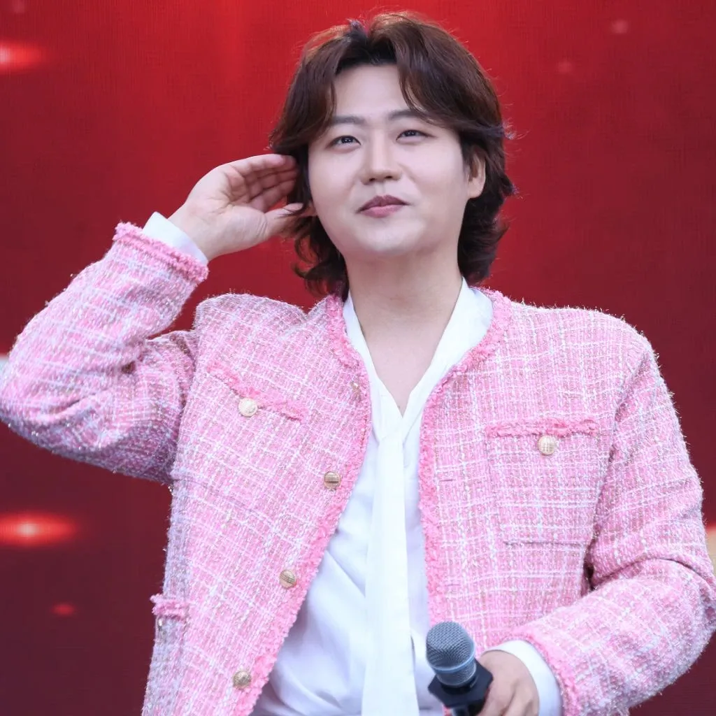 A moment captured by a fan of Min Soohyun