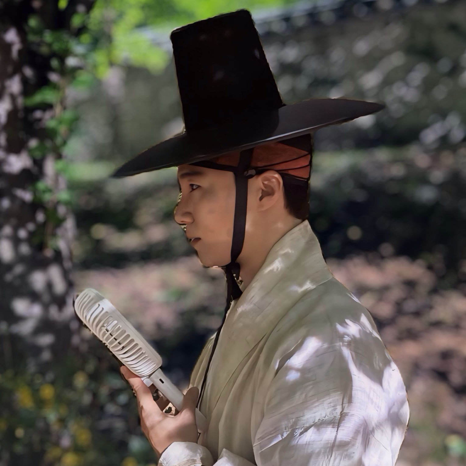 Recent activity shot of Lee Hongnae