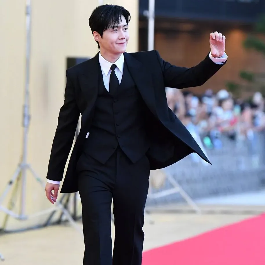 Foto kegiatan terbaru dari Kim Seonho