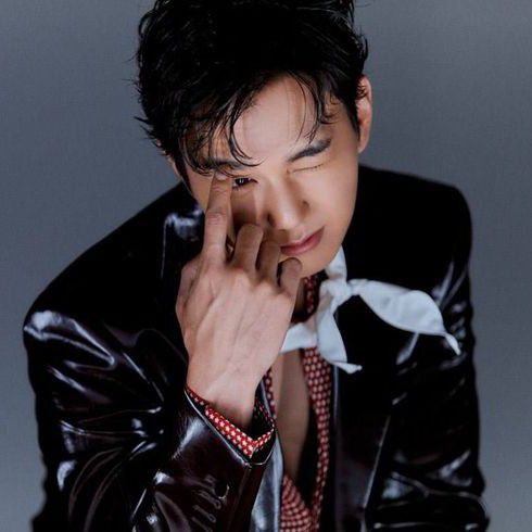 Recent activity shot of Yoo Seungho