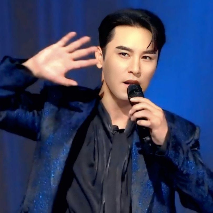 チャン・ミンホの最近の活動ショット