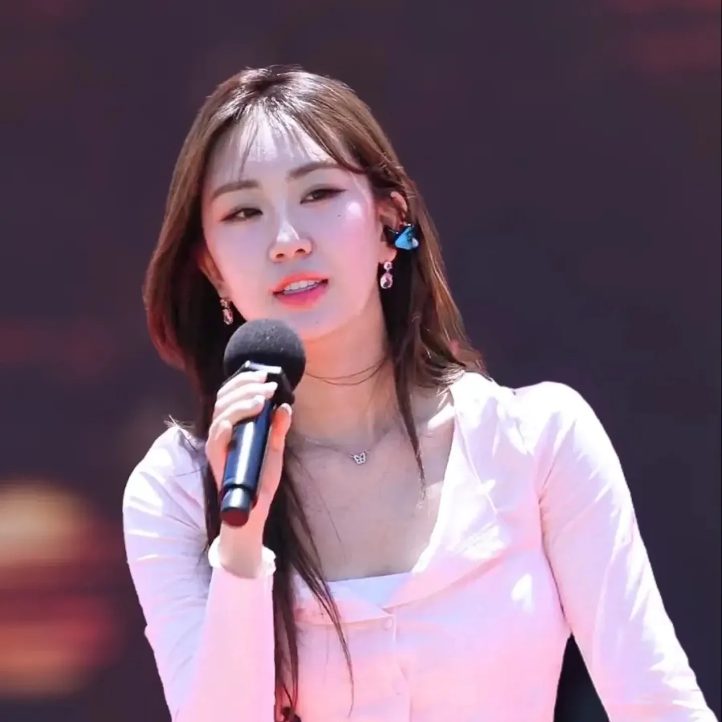 Cuplikan di balik layar dari Jeon Yujin
