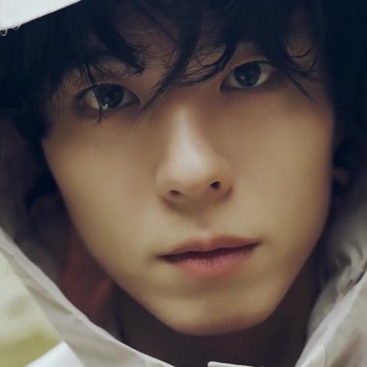 Behind-the-scenes cut of Park Bogum