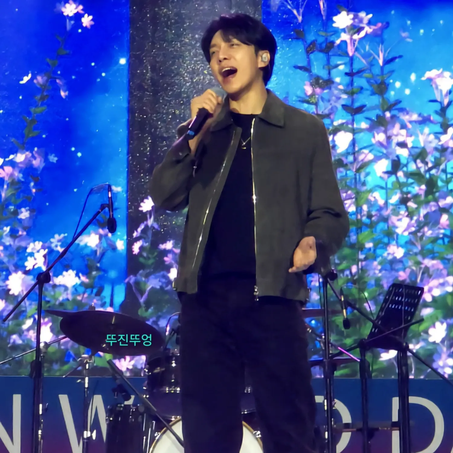 Behind-the-scenes cut of Lee Seunggi