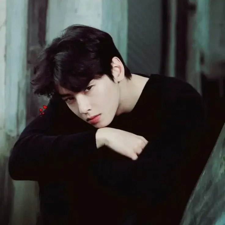 Recent activity shot of Cha Eunwoo