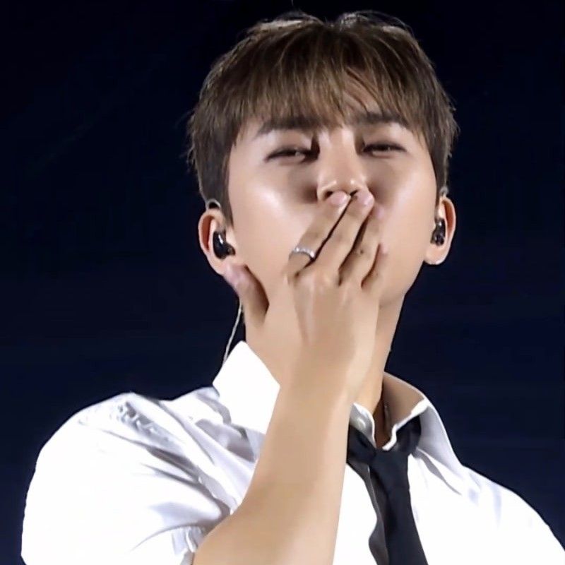 A moment captured by a fan of Lim Youngwoong