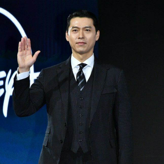 Momen yang diabadikan oleh penggemar Hyun Bin