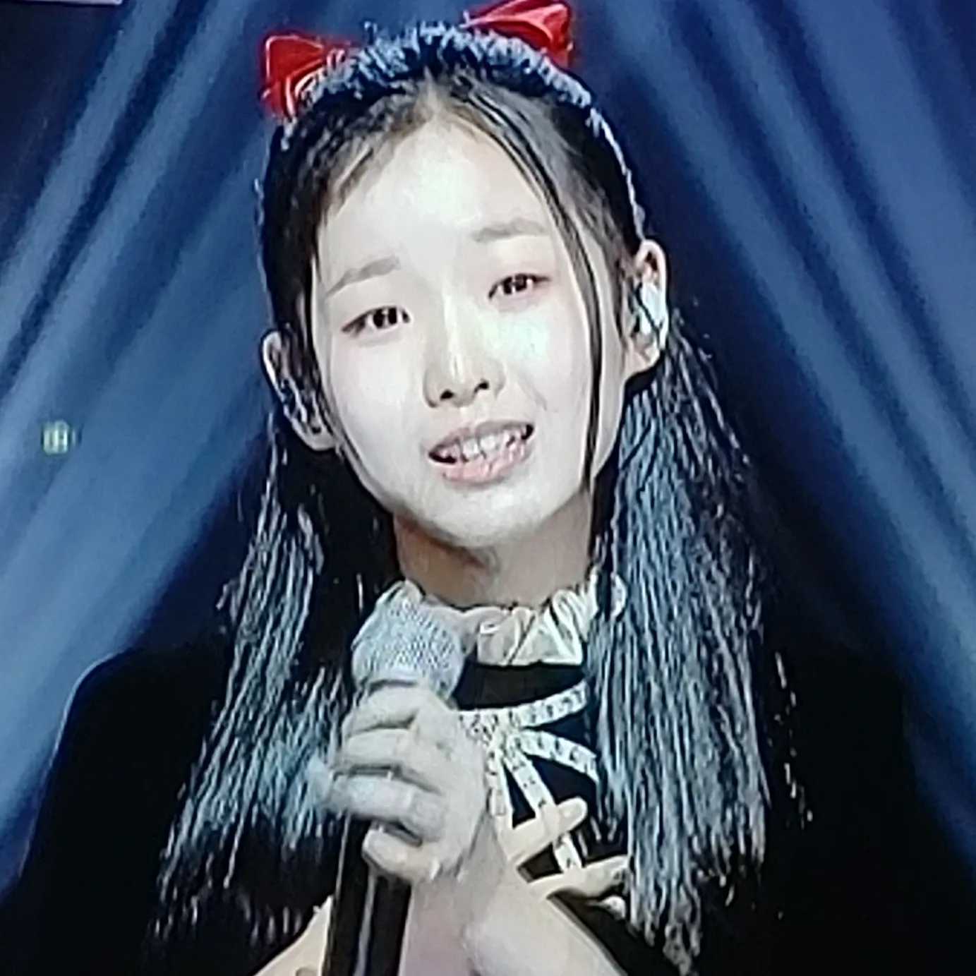 Behind-the-scenes cut of Lee Sooyeon