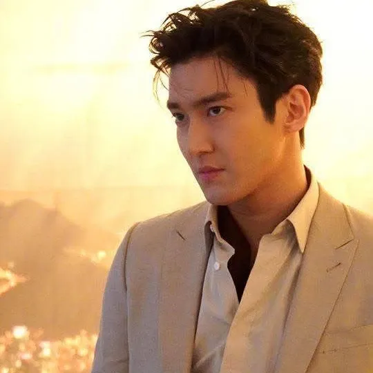 Behind-the-scenes cut of Choi Siwon