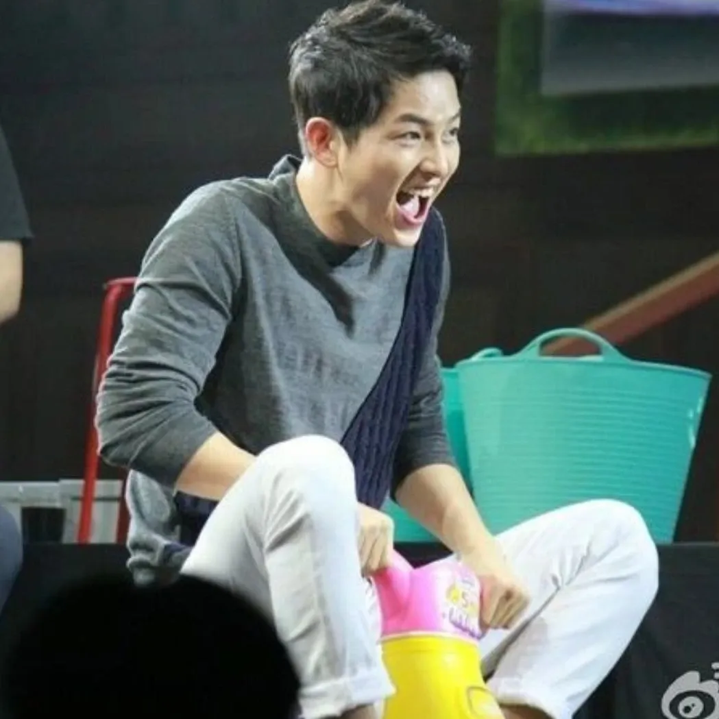 Foto kegiatan terbaru dari Song Joongki
