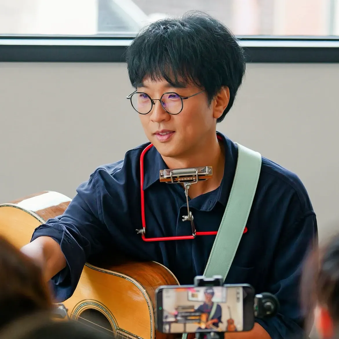 Behind-the-scenes cut of Bak Changgeun