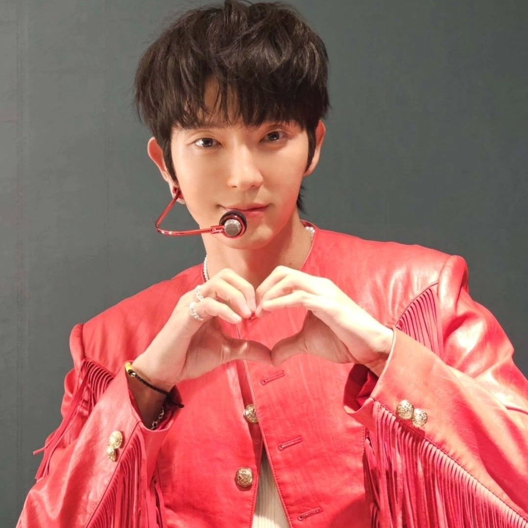 Behind-the-scenes cut of Lee Joongi