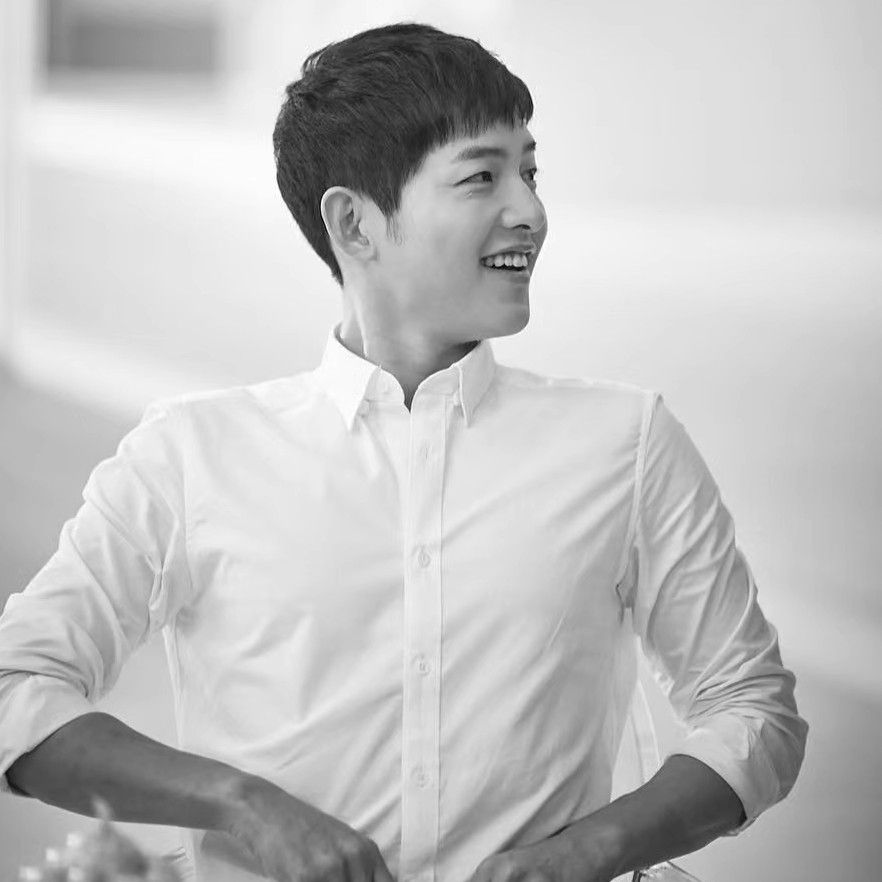 송중기의 최신 사진