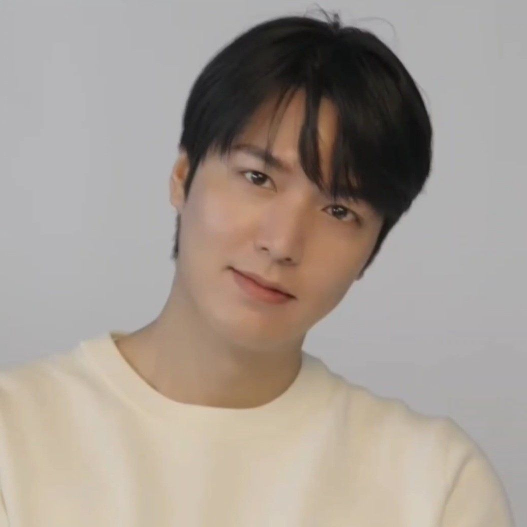 イ・ミンホの最近の活動ショット