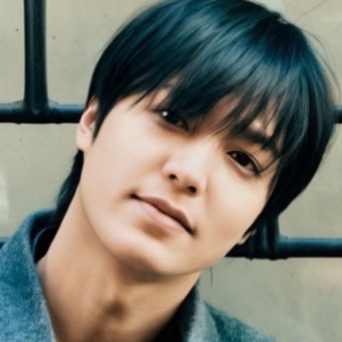 イ・ミンホの最近の活動ショット