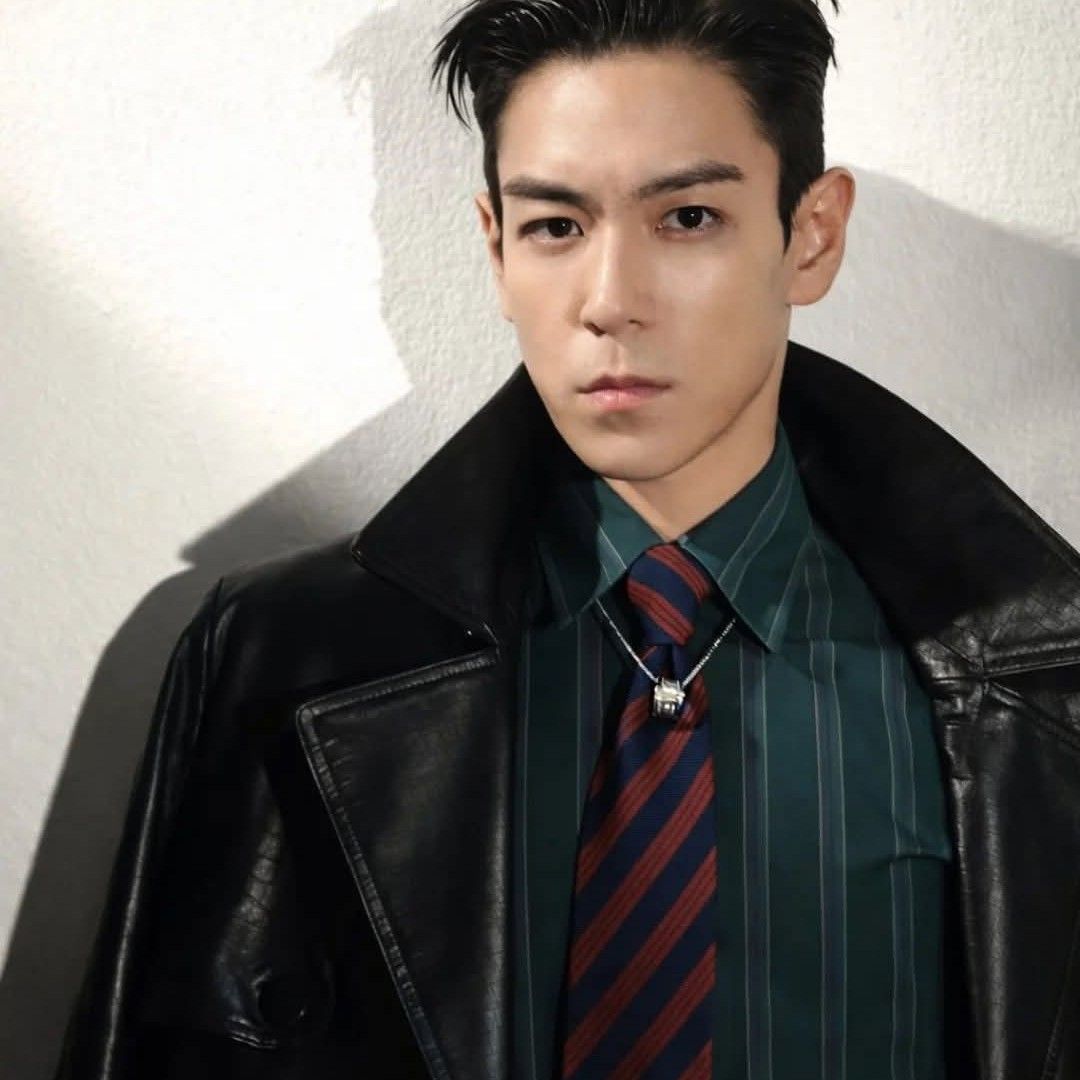 崔胜铉 (T.O.P)的最新照片